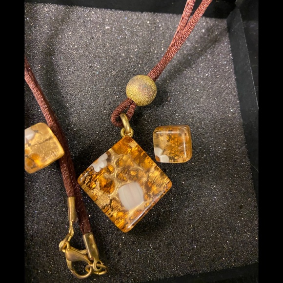 New glass necklace and earring set from Italy - Picture 1 of 5